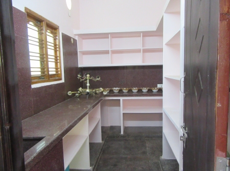 8) Li Id : 164 - Kitchen.JPG